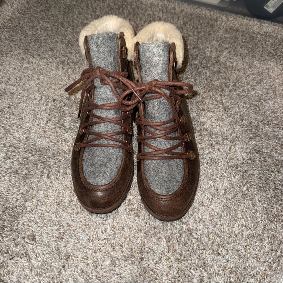 Sorel | Shoes | Sorel Womens Harlow Lace Cozy Boot Burro  display picture 3